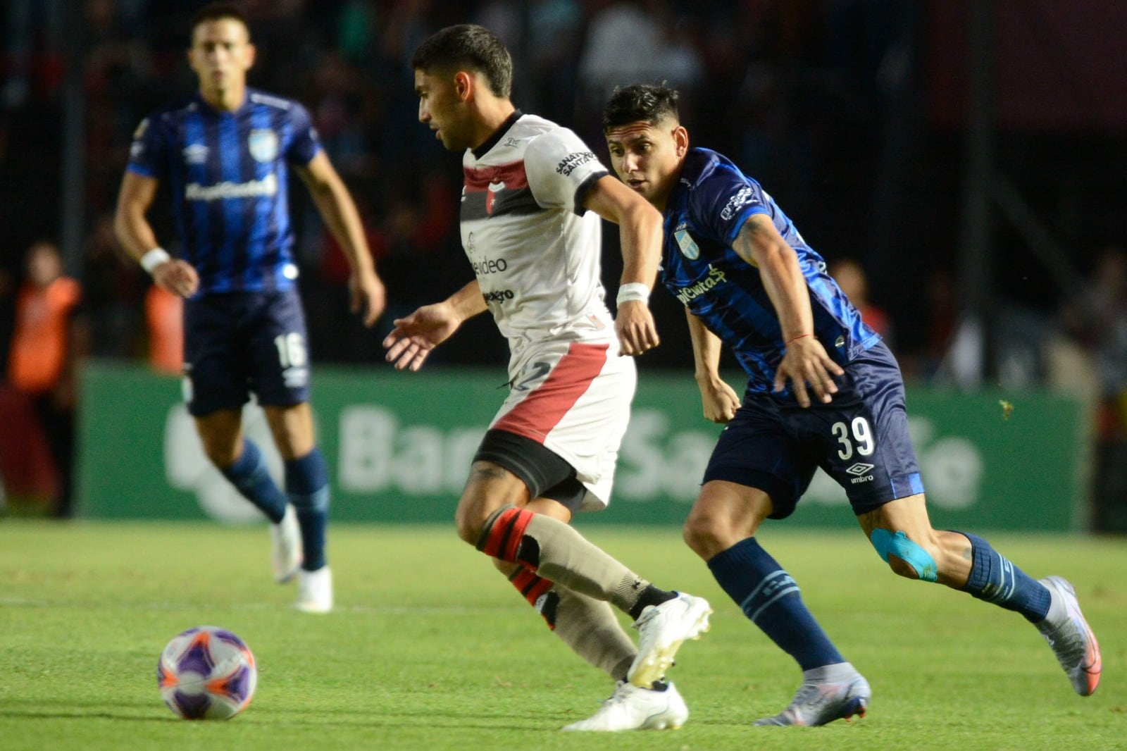 Colón volvió a empatar en Santa Fe y sigue último