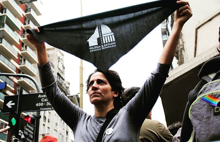 La campaña para apostatar se intensificó tras el rechazo del Senado a la legalización del aborto.