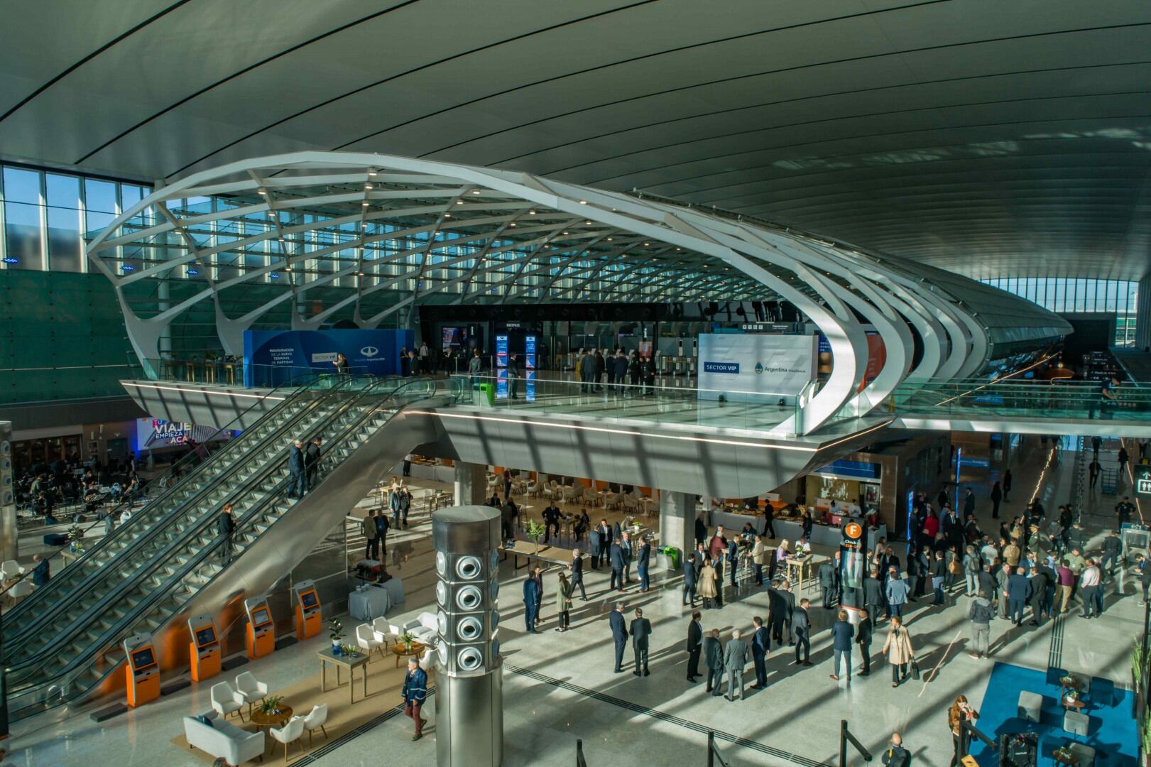 El evento llega en un escenario complejo: la caída en las reservas, la inflación persistente y el encarecimiento del transporte y la hotelería han golpeado de lleno al sector turístico