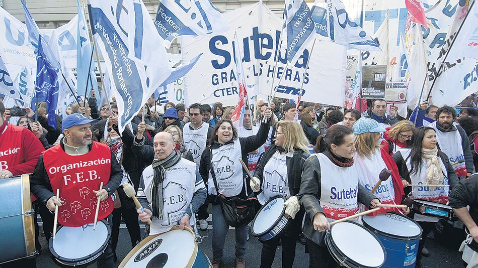 El Gobierno estableció un techo por debajo de la inflación para las propuestas salariales.