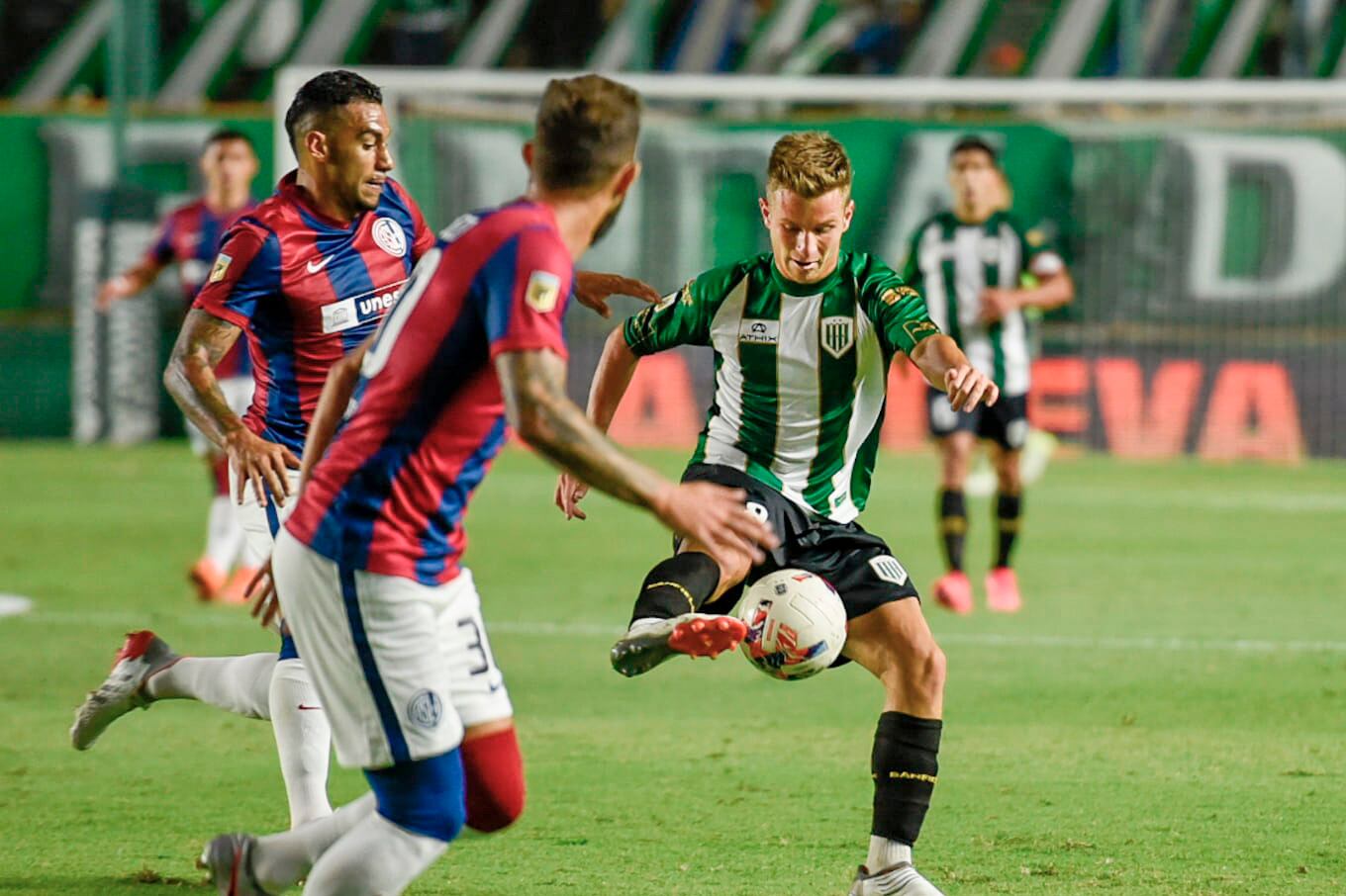 Banfield y San Lorenzo aburrieron en un partido con pocas alternativas