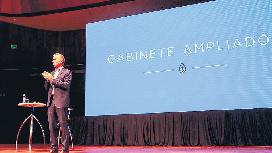 Como un pastor evangélico, Mauricio Macri arengó a sus funcionarios a creer en la reelección.