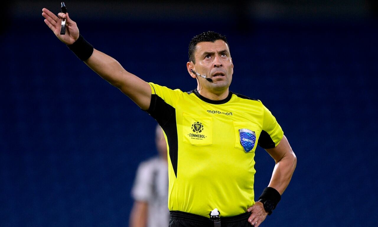 El chileno Tobar estará en Boca-The Strongest.