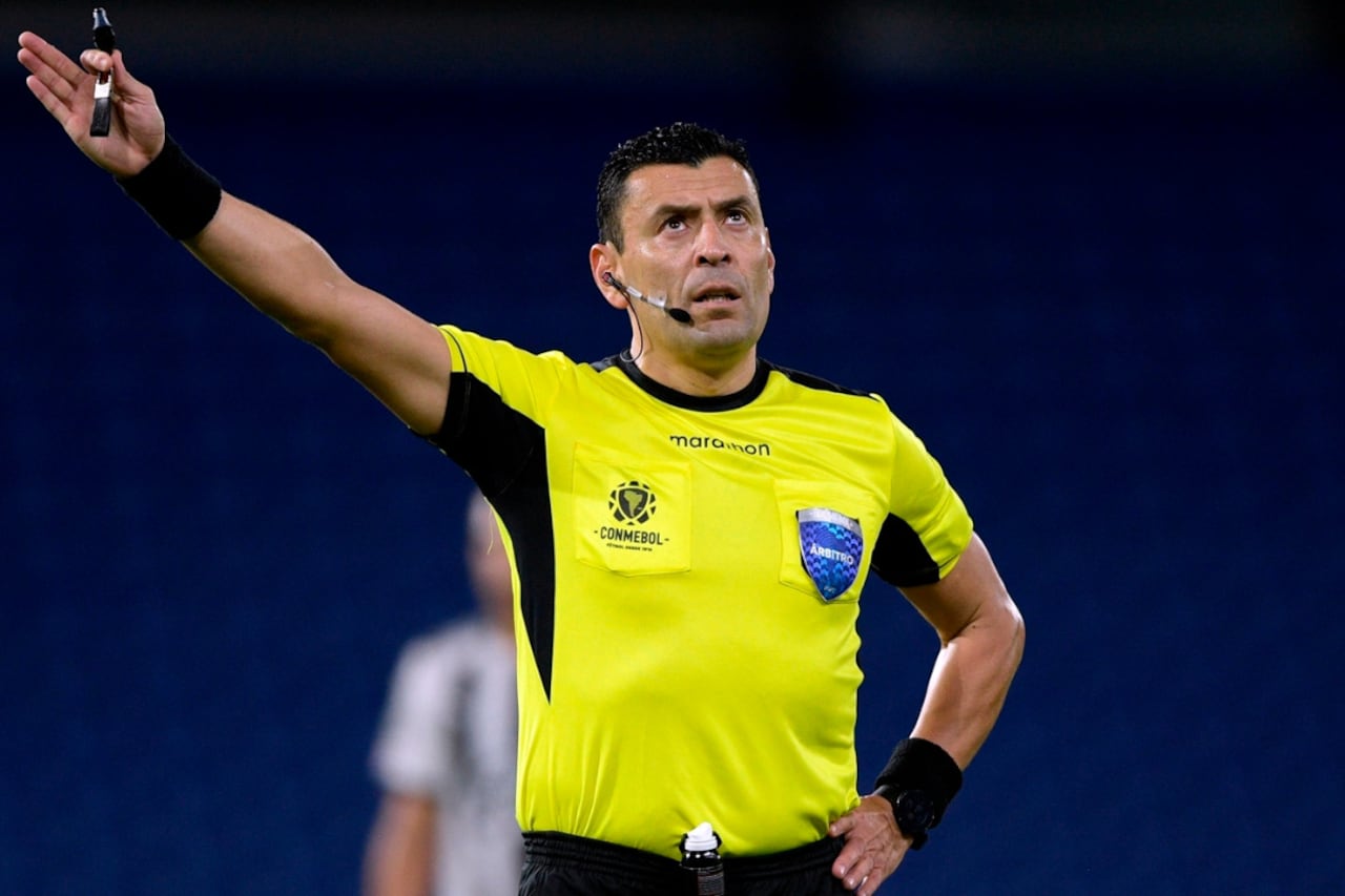 El chileno Tobar estará en Boca-The Strongest.