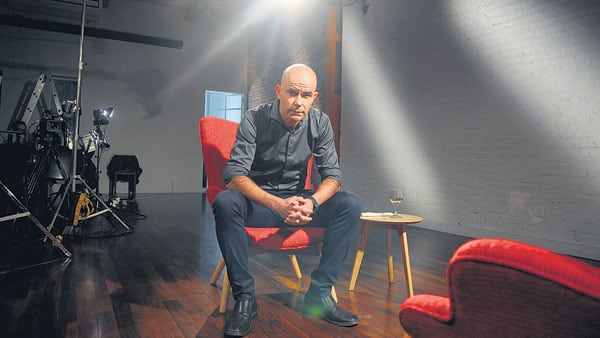 “El programa es una charla de 50 minutos, sin parar y sin ninguna interrupción ni recurso audiovisual que corte el clima.”