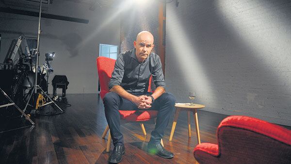 “El programa es una charla de 50 minutos, sin parar y sin ninguna interrupción ni recurso audiovisual que corte el clima.”