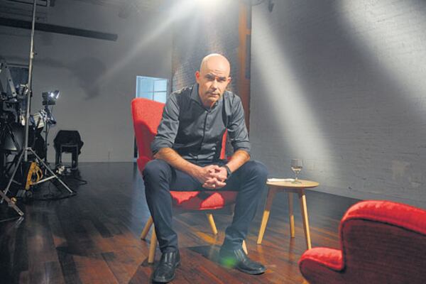 “El programa es una charla de 50 minutos, sin parar y sin ninguna interrupción ni recurso audiovisual que corte el clima.”