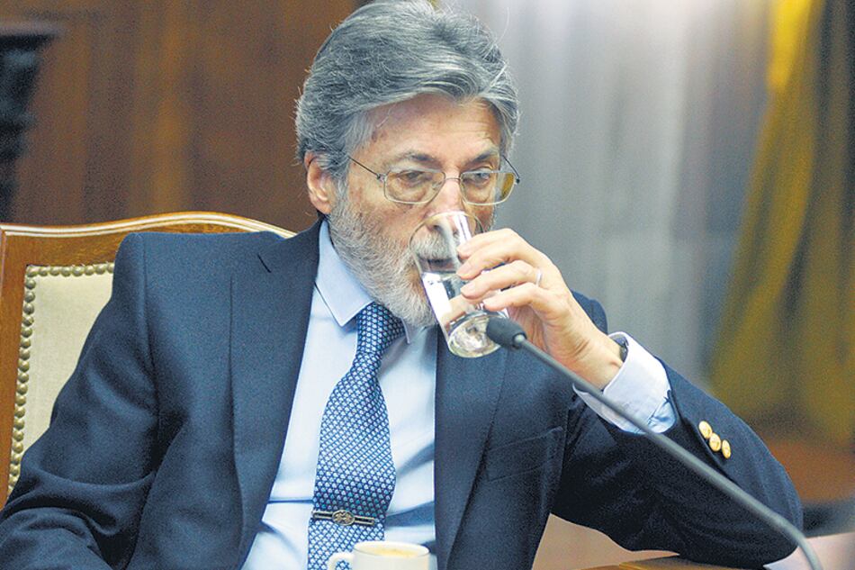 Abad recibió la queja de Macri por la revelación del blanqueo de su hermano.