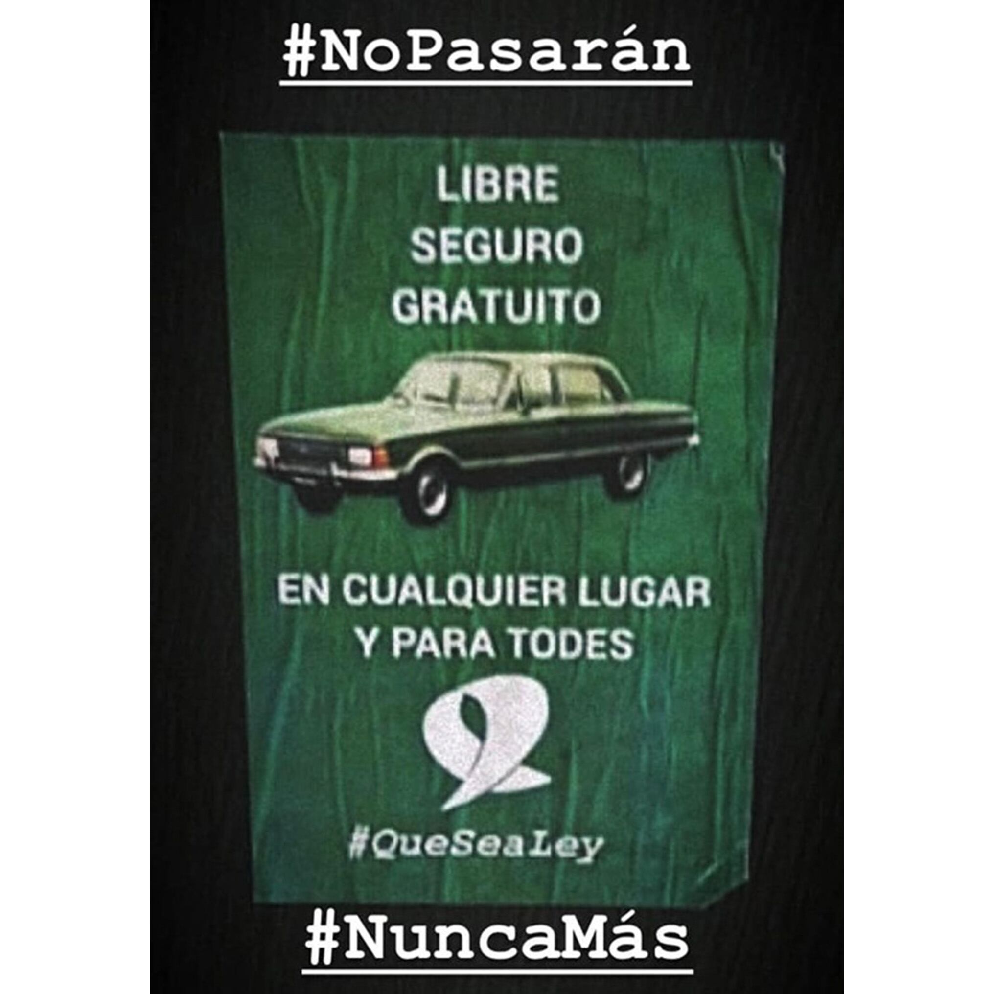 La pegatina tuvo destinatarias concretas.