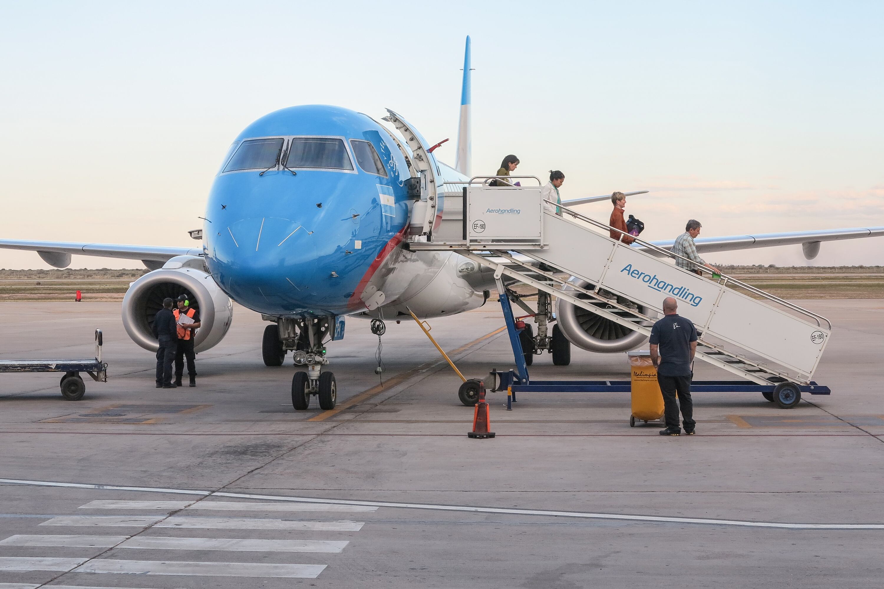 Los gremios acordaron una tregua mientras dure la negociación con la empresa.