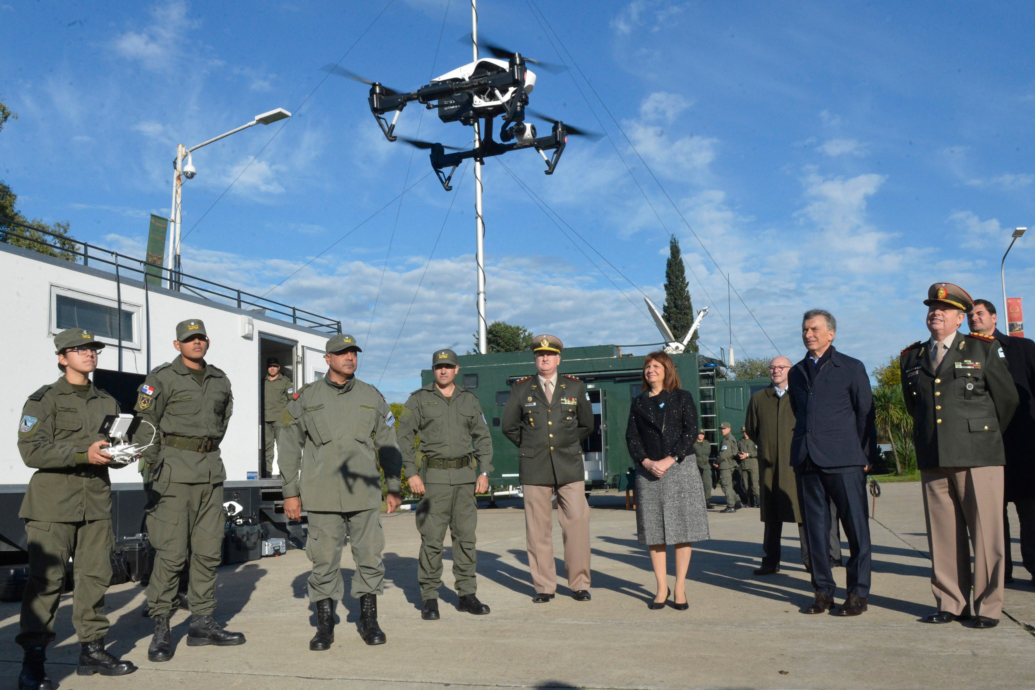 La denominada "nueva derecha" exhibe sin inhibiciones su discurso y acción autoritarias con un persistente ataque a la política y el Estado.