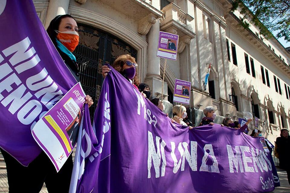 La Multisectorial de Mujeres de Santa Fe se movilizó ayer hasta la Corte.