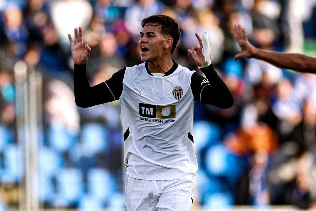 Barrenechea, ilusionado con vestir la celeste y blanca.