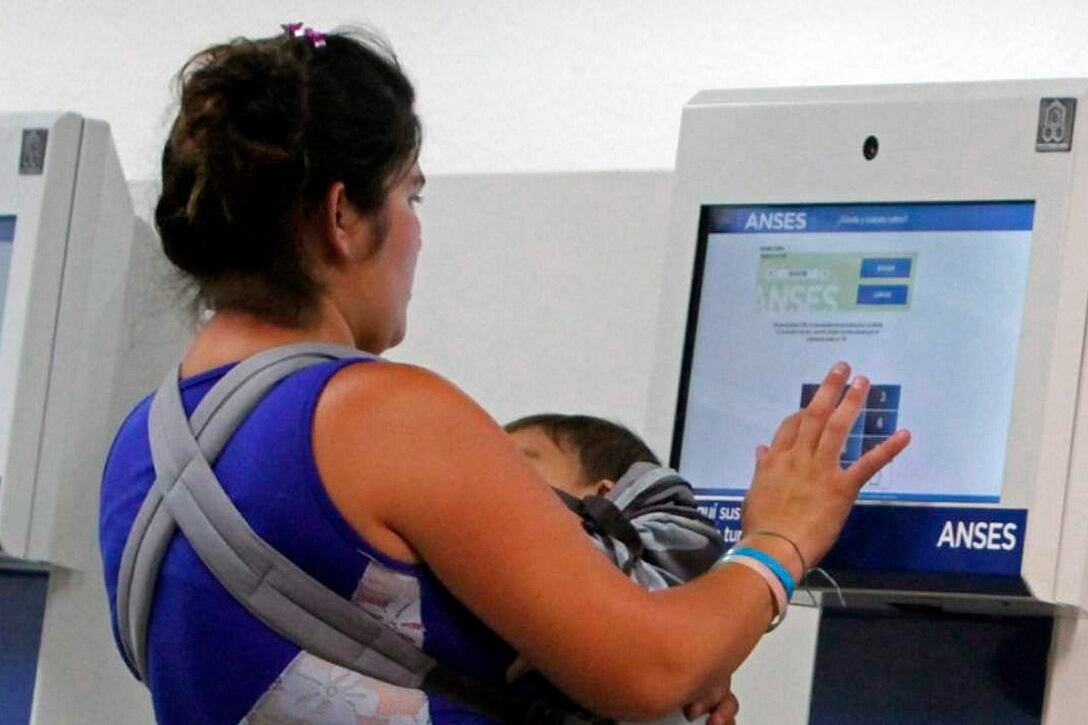 La Asignación Universal, uno de los objetivos a reforzar por parte de Massa