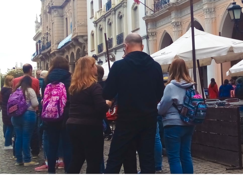 Largas filas frente al MAAM durante el último receso de julio.