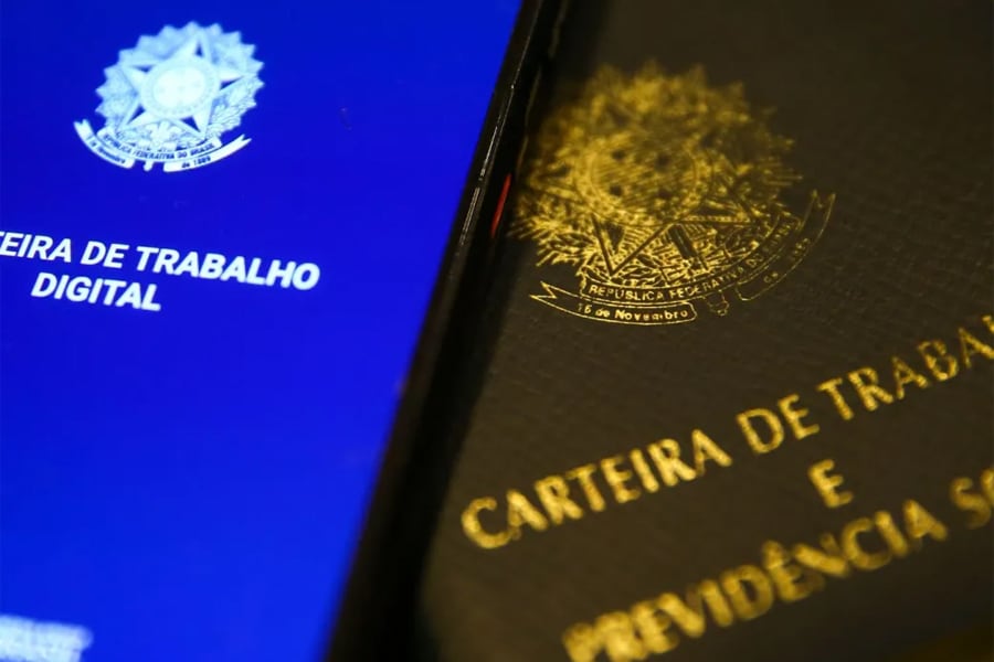 Tarjeta de Empleo y Seguridad Social (CTPS). Imagen: Marcelo Camargo/Agência Brasil