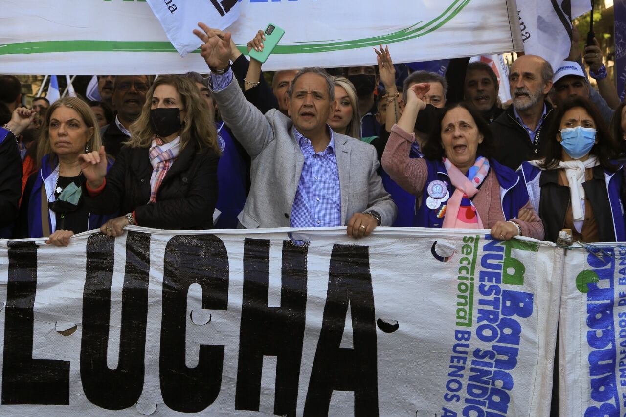 La Asociación Bancaria que dirige Sergio Palazzo emitió un fuerte comunicado contra los especuladores.