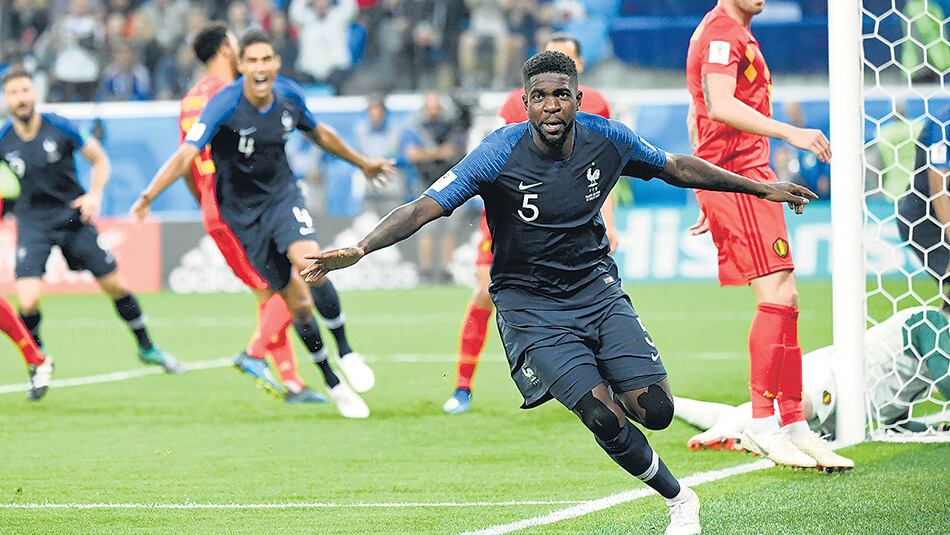 Umtiti festeja el gol del triunfo, tras un cabezazo suyo ante un tiro de esquina ejecutado por Griezmann.