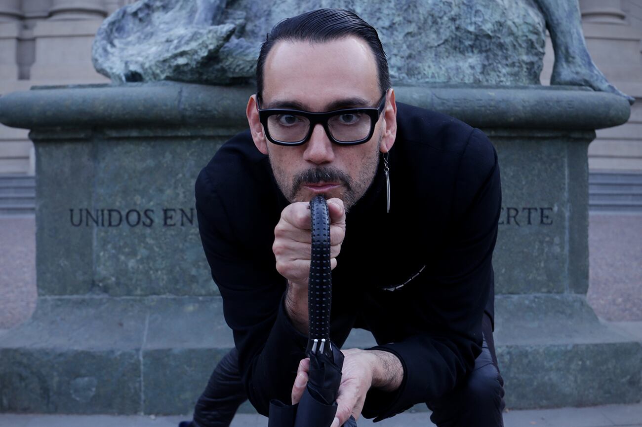  Juan Pablo Sutherland es escritor chileno y militante lgbti