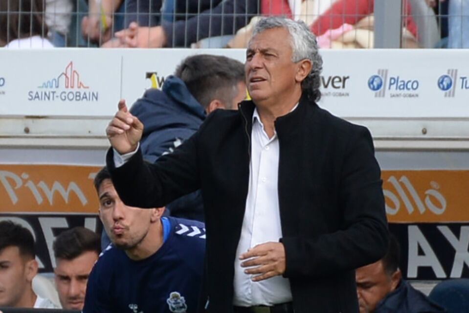 Pipo Gorosito: 26 triunfos, 14 empates y 14 derrotas desde que llegó a Gimnasia. Imponente