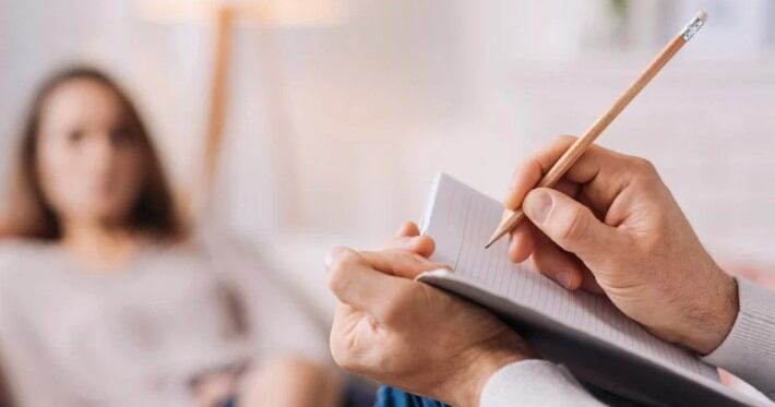 Los títulos de Licenciado y Licenciada en Psicología emitidos por universidades argentinas recibirán un dictamen favorable para su homologación. (Foto: Freepik)