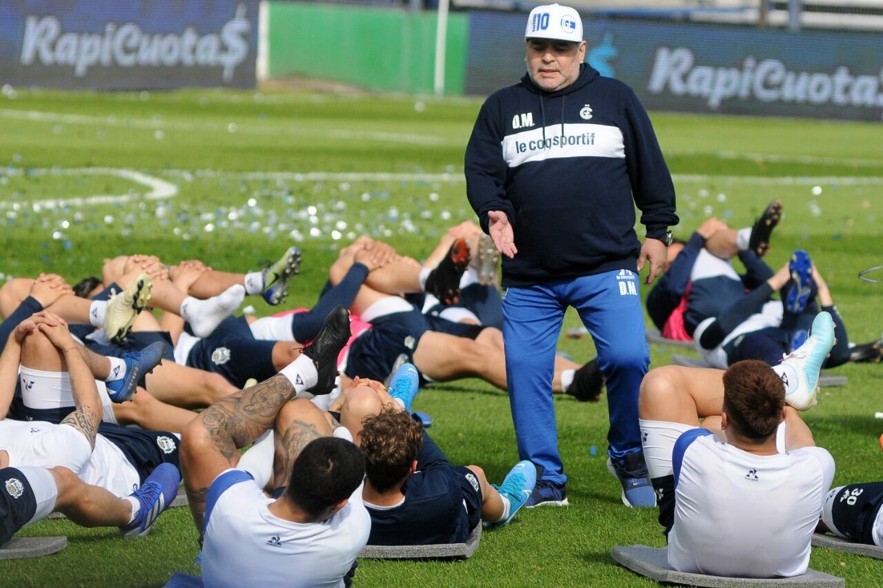 Maradona evitó el descenso con Gimnasia, por ahora.