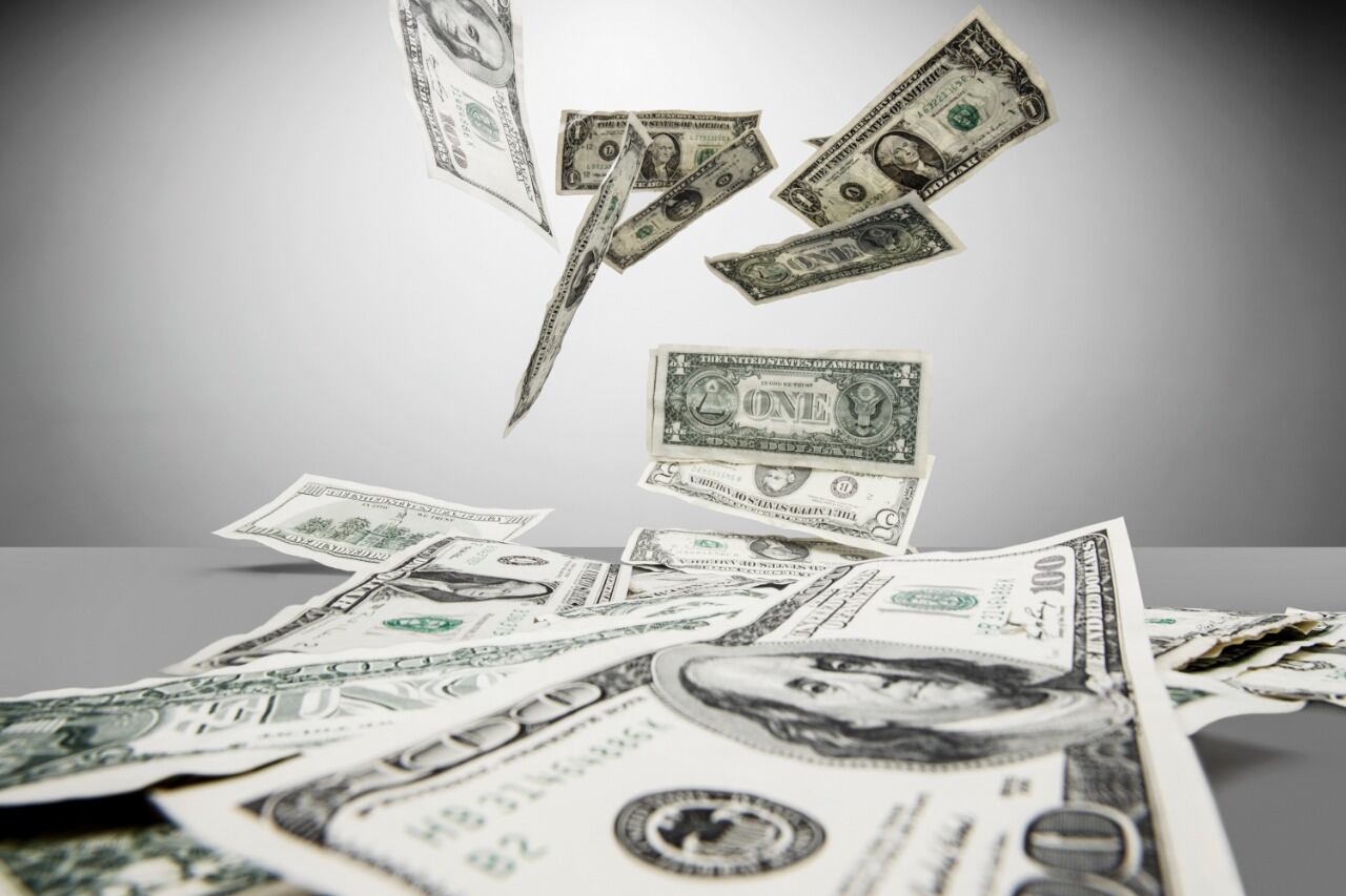 Dependencia del dólar e intereses encubiertos detrás de la desestabilización.