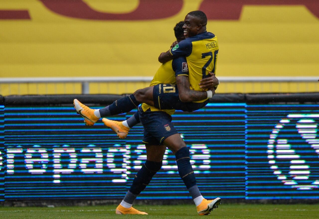 Ecuador celebra la paliza que le propinó a una dormida Colombia.