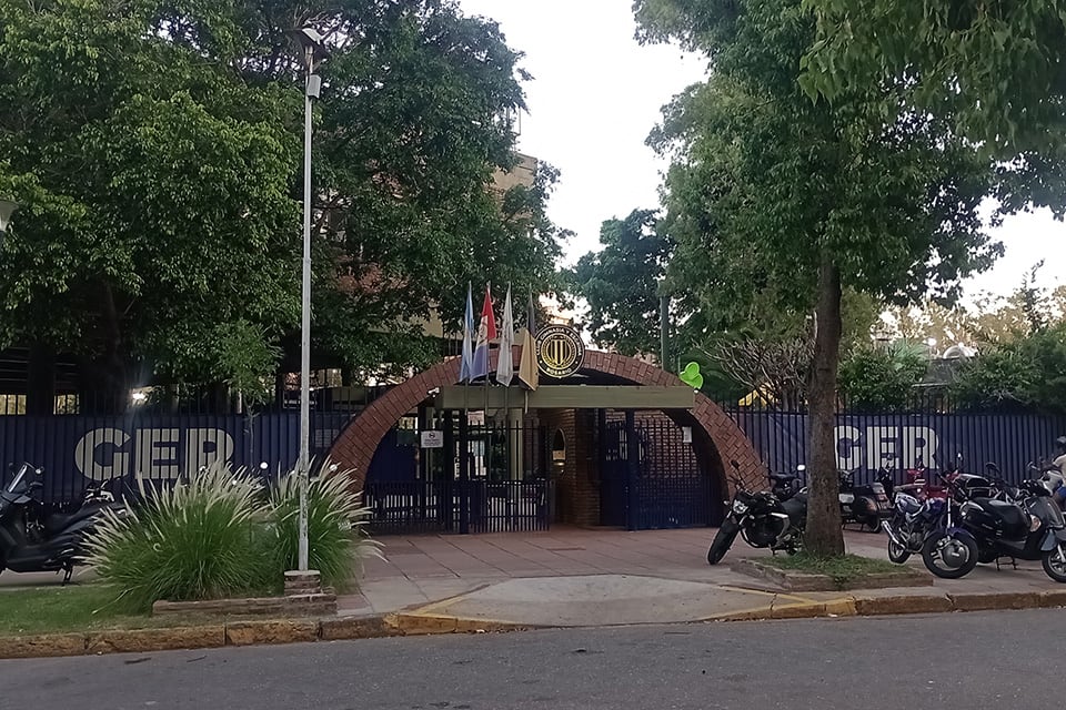 Una de las versiones que se barajan es la construcción de la pileta en el club Provincial. 