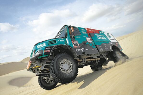 Villagra recorre las dunas peruanas. El cordobés quiere romper la tradicional hegemonía rusa.