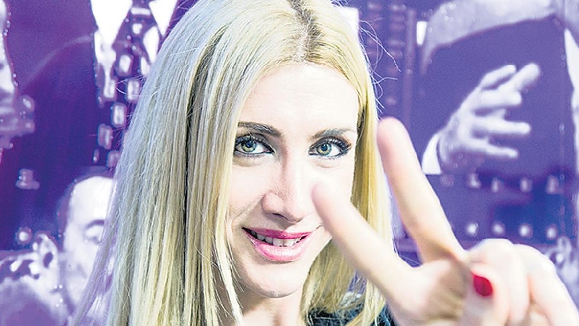 Nicole González, La rubia peronista.