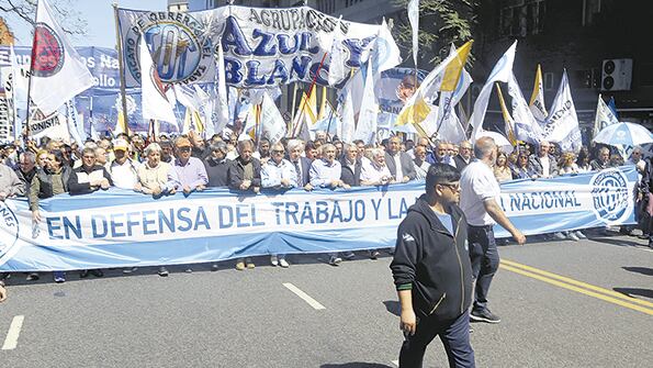 La CGT volverá a movilizarse hoy desde Once hasta el centro porteño.