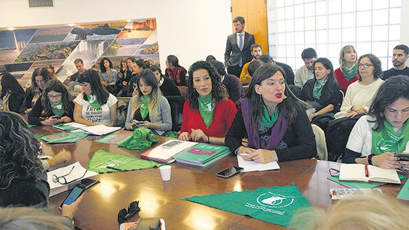 Desde el Salón Moreno-Frondizi del Senado reclamaron que el proyecto se trate “lo antes posible”.