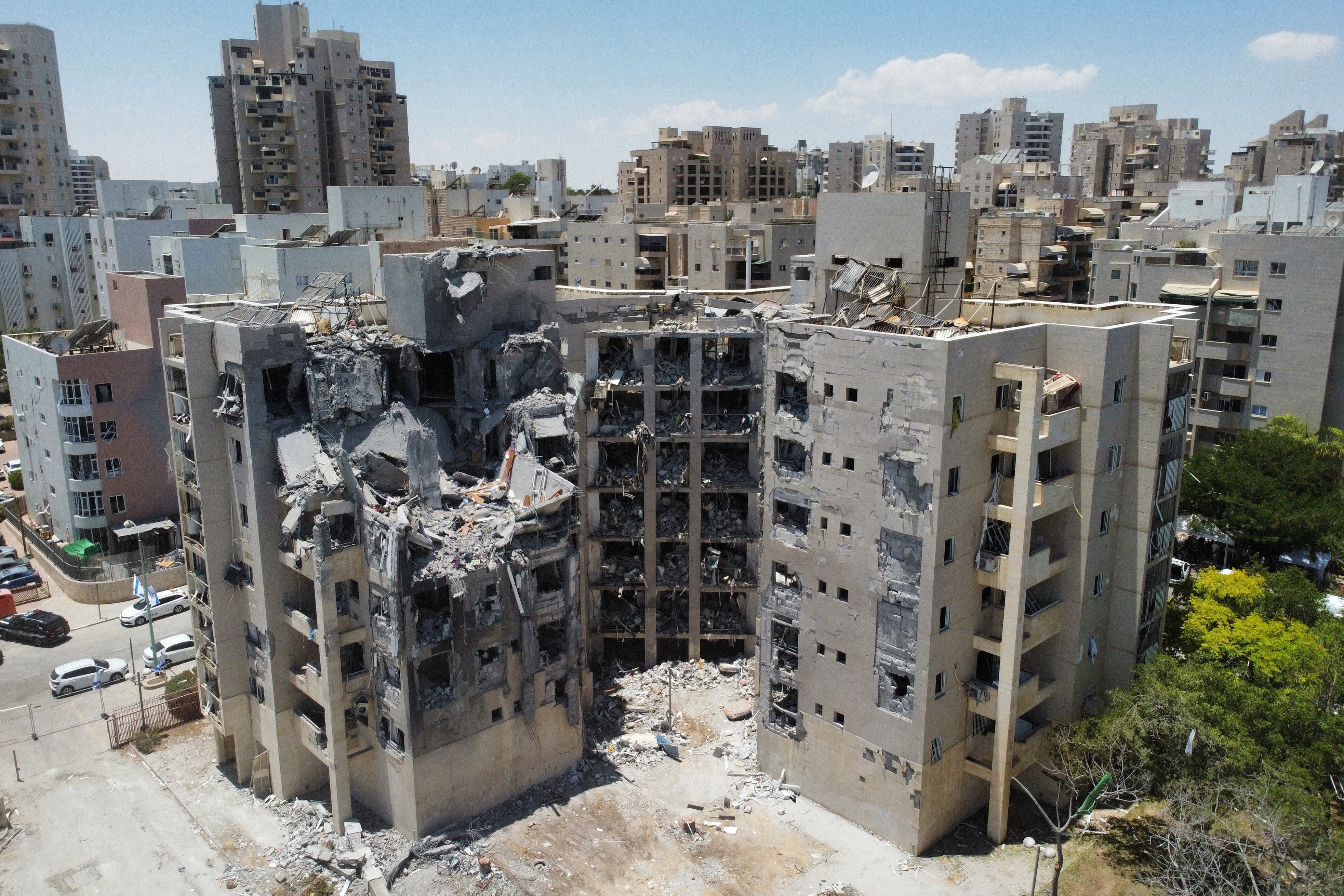 Edificios dañadospor un bombardeo iraní en Beersheva, Israel. 