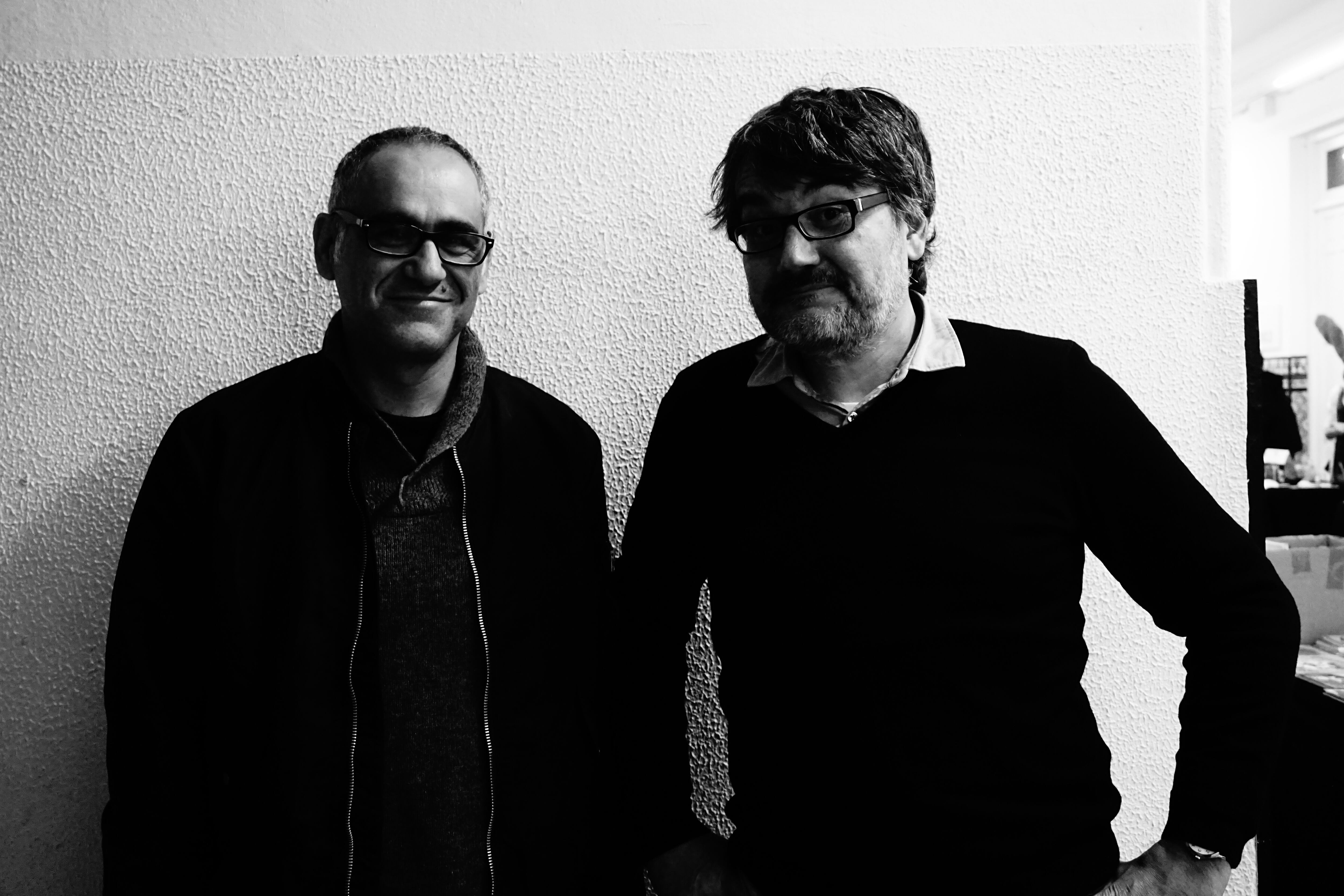 El dibujante Pepo Pérez y el guionista Santiago García, autores de la historieta "El vecino".