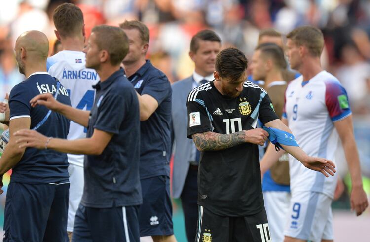 Final del partido: desazón de Messi y comienzo de las opiniones en las redes.