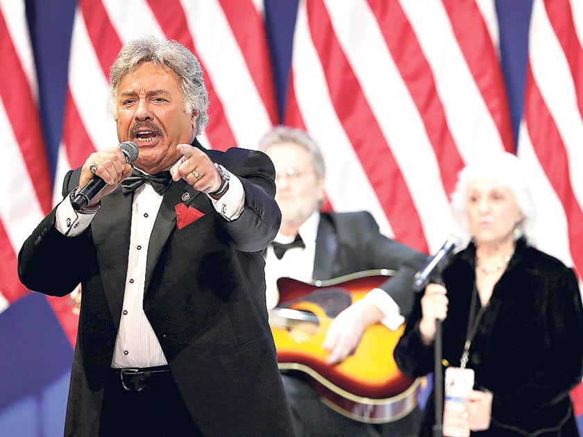 El melódico Tony Orlando fue uno de los pocos que participó en el evento del Lincoln Memorial. 