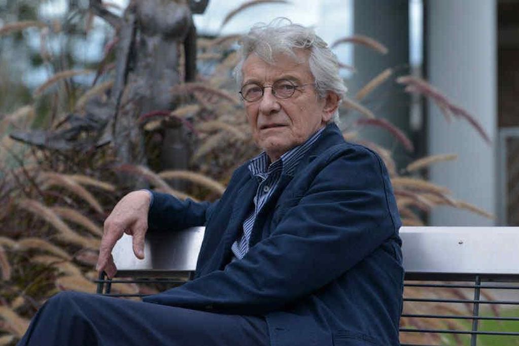 En 1986, Bonín protagonizó "Otra historia de amor", un film bisagra para el abordaje de temáticas LGBT+.