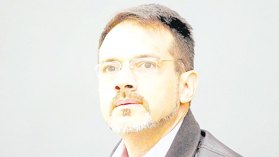 El ginecólogo Rodríguez Lastra reconoció que impidió el embarazo “para evitar que el cuadro se complique”.