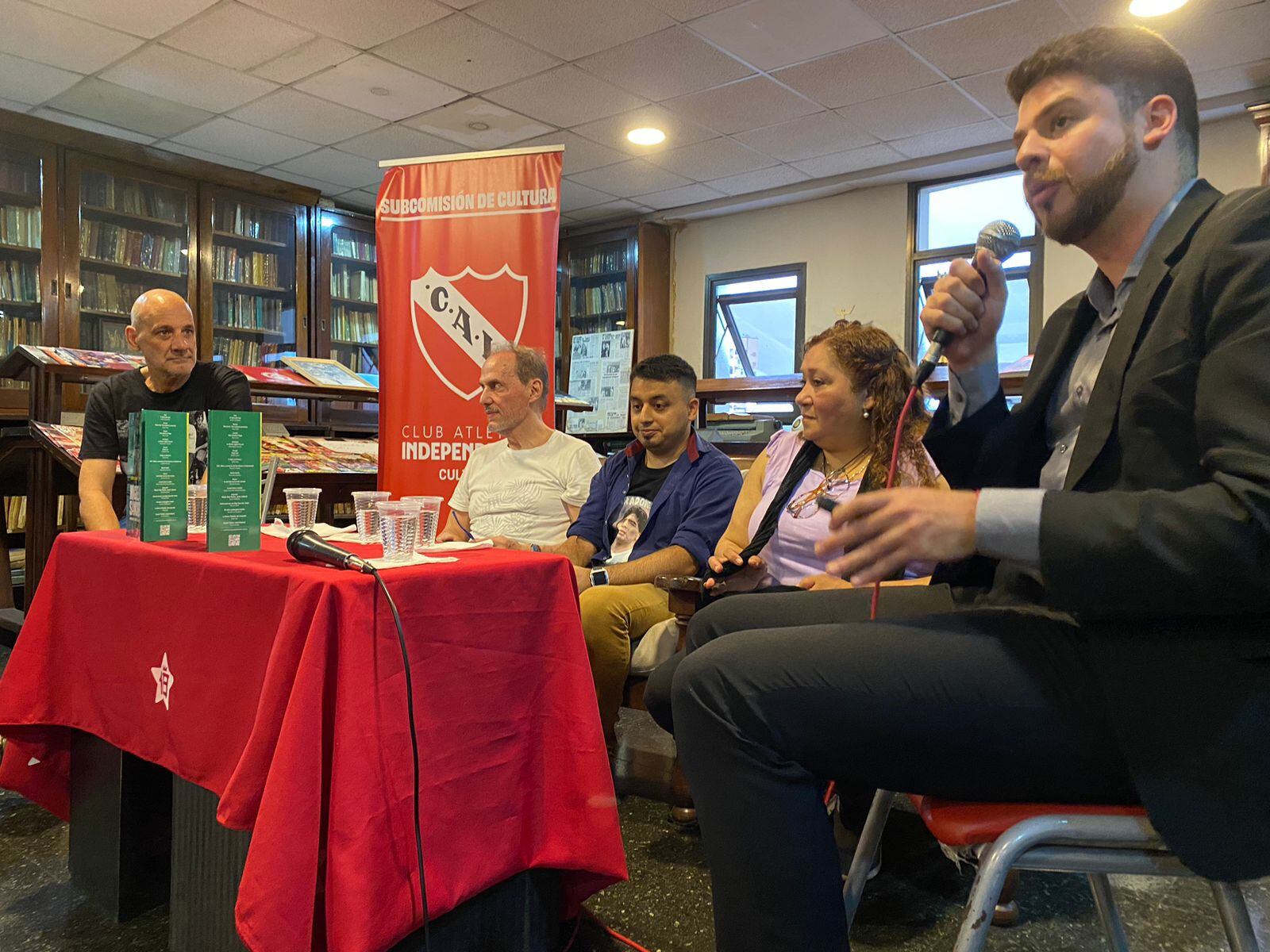 De izquierda a derecha: Claudio Gómez, Gustavo Veiga, Ricardo Fernández y Claudia Villagra