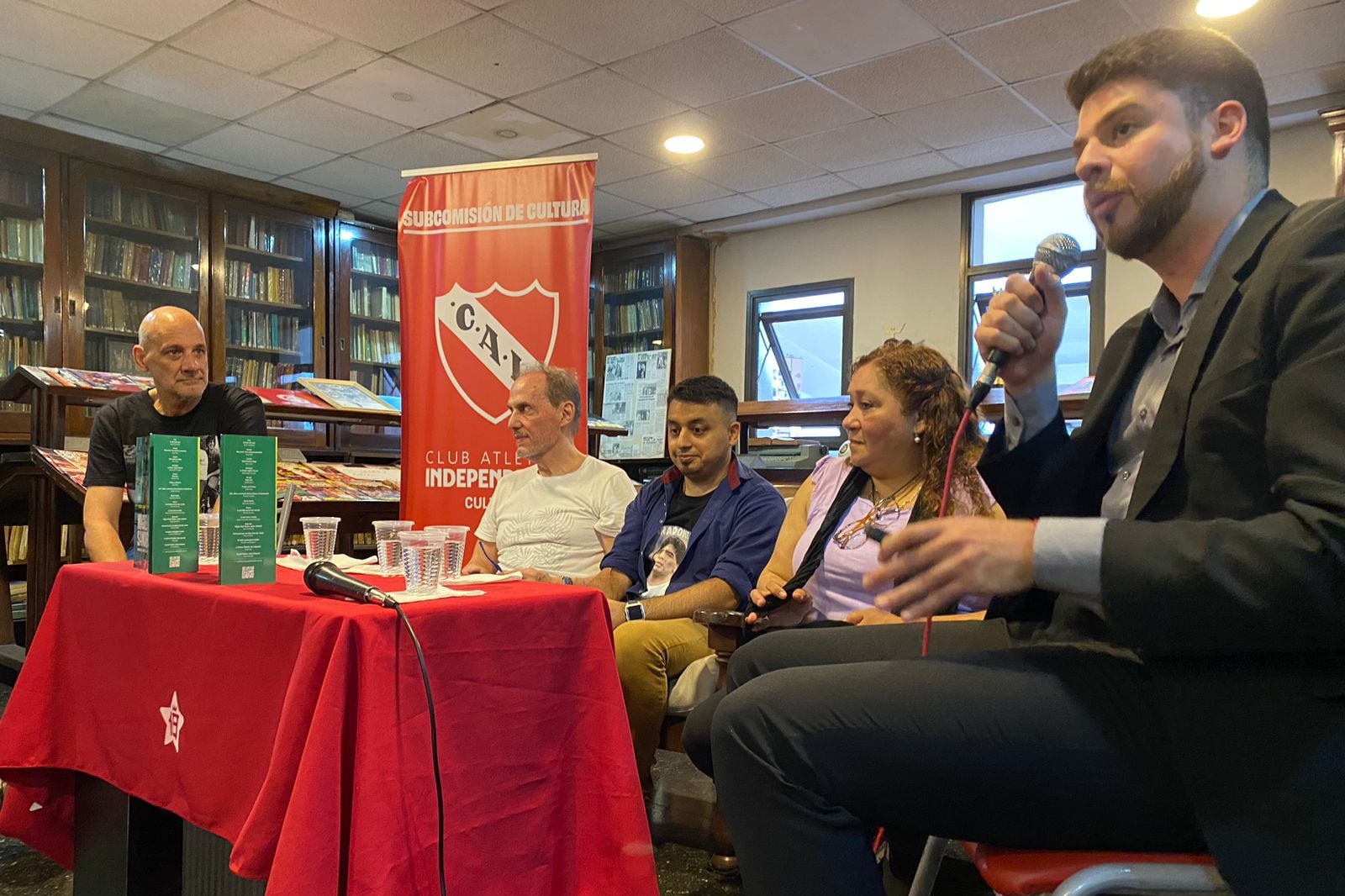 De izquierda a derecha: Claudio Gómez, Gustavo Veiga, Ricardo Fernández y Claudia Villagra