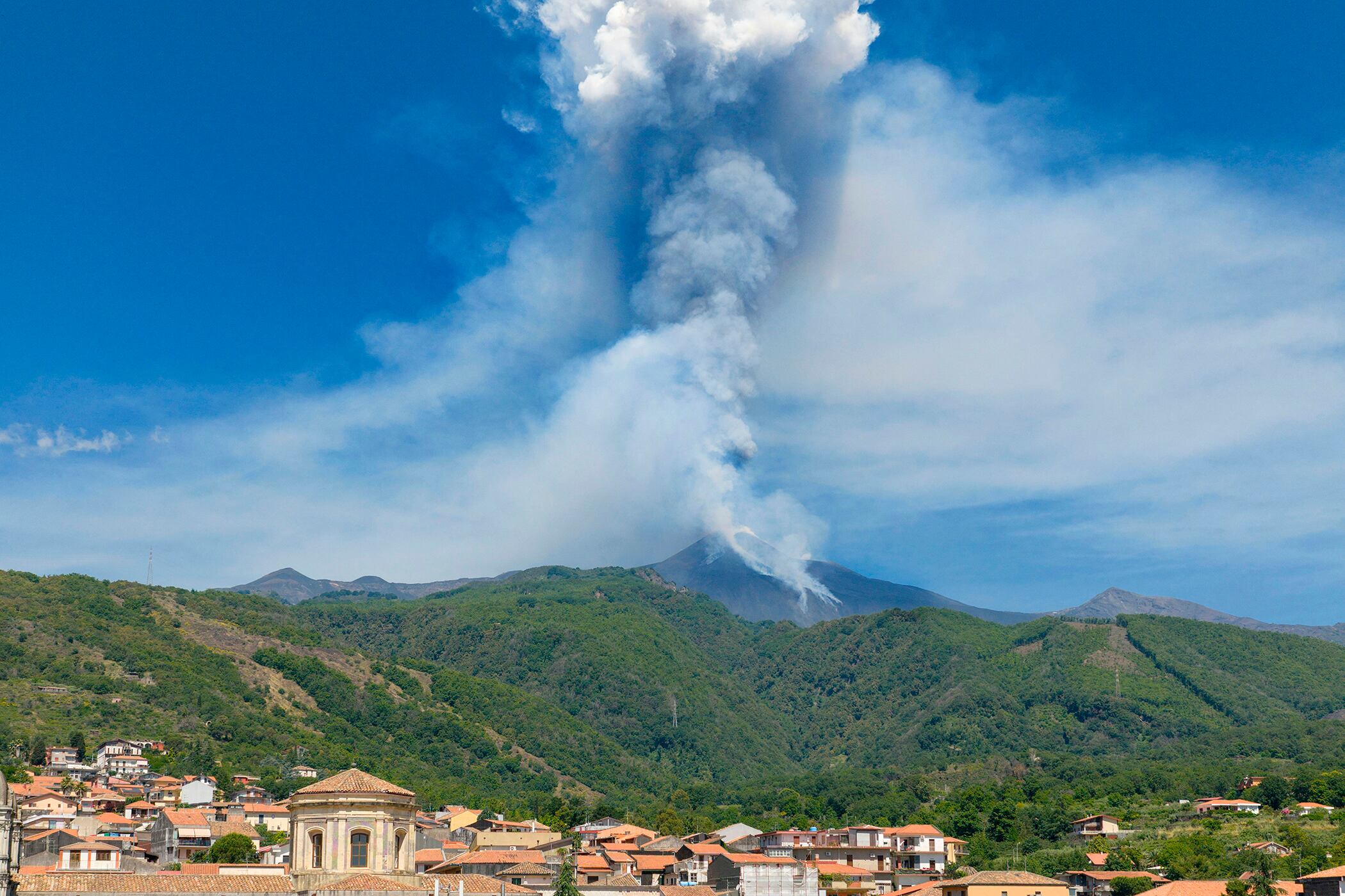 Si bien hubo alerta en Sicilia, la población ya se encuentra fuera de peligro.