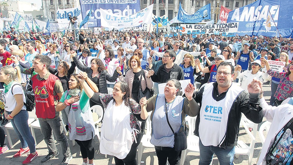Los docentes de todos los niveles se manifestaron durante el último año en defensa de la educación pública.