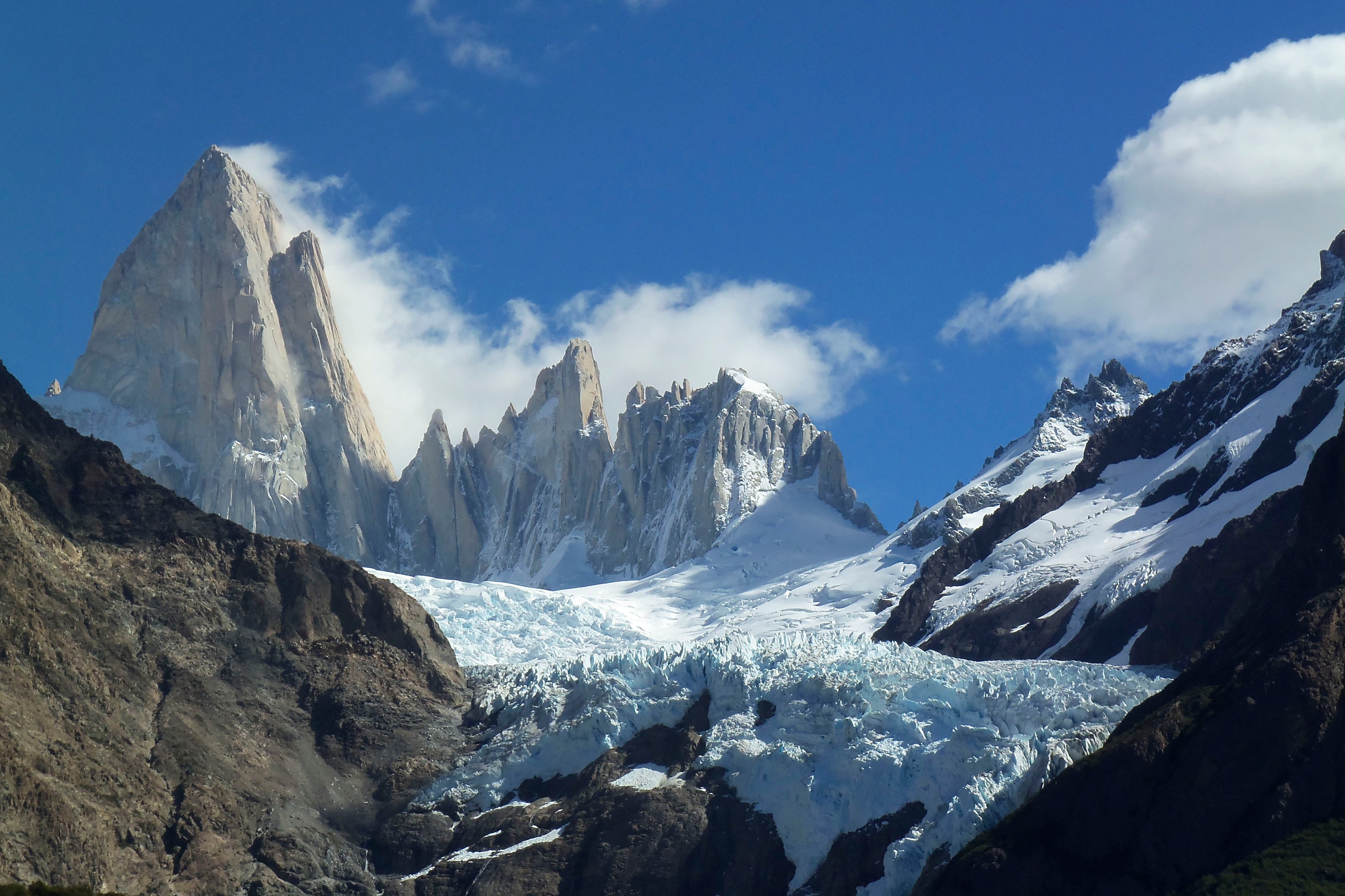 El Fitz Roy, en la cima del monte homónimo argentino, tiene una altura de 3.405 metros
