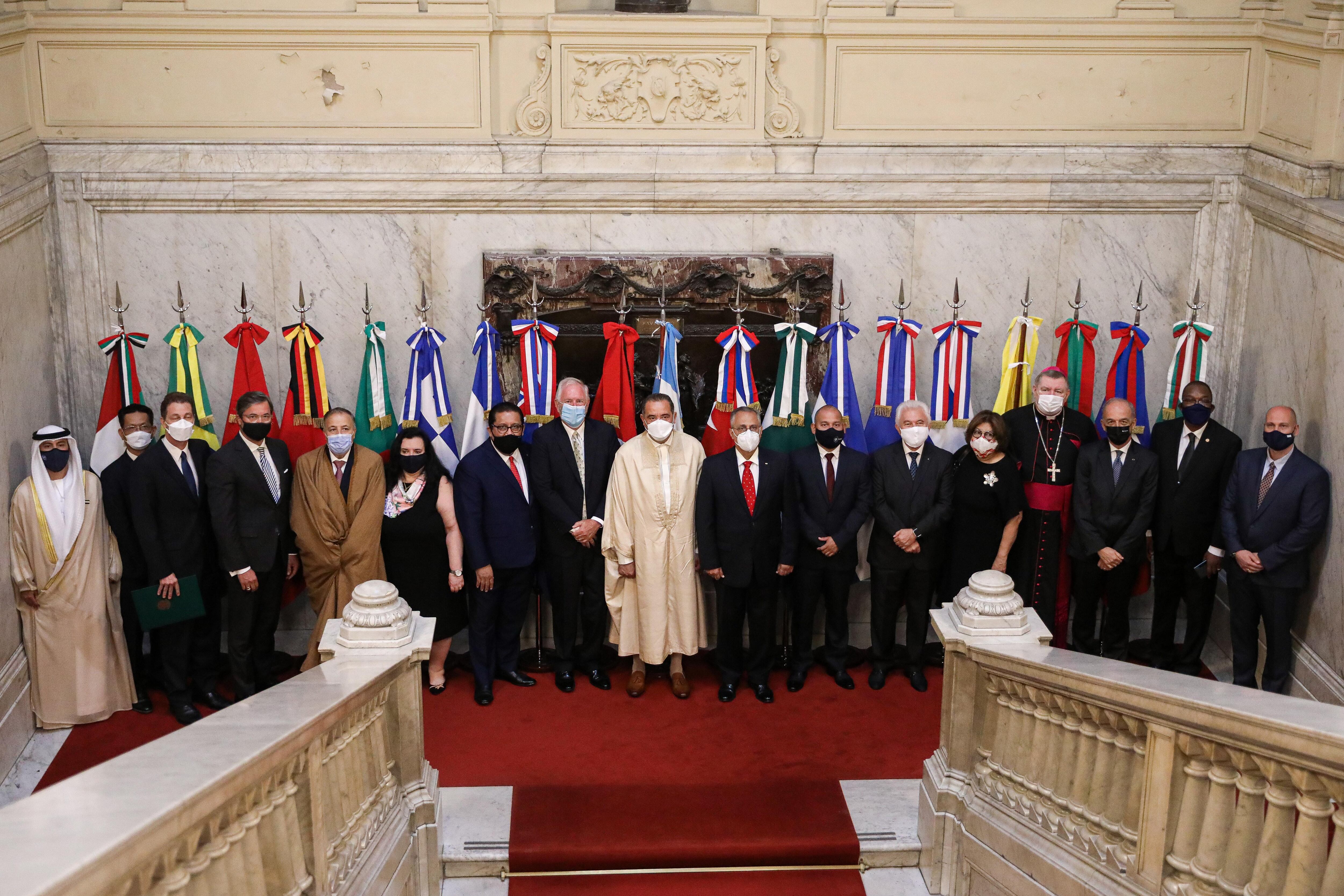Los nuevos embajadores quedaron oficialmente acreditados como representantes diplomáticos.