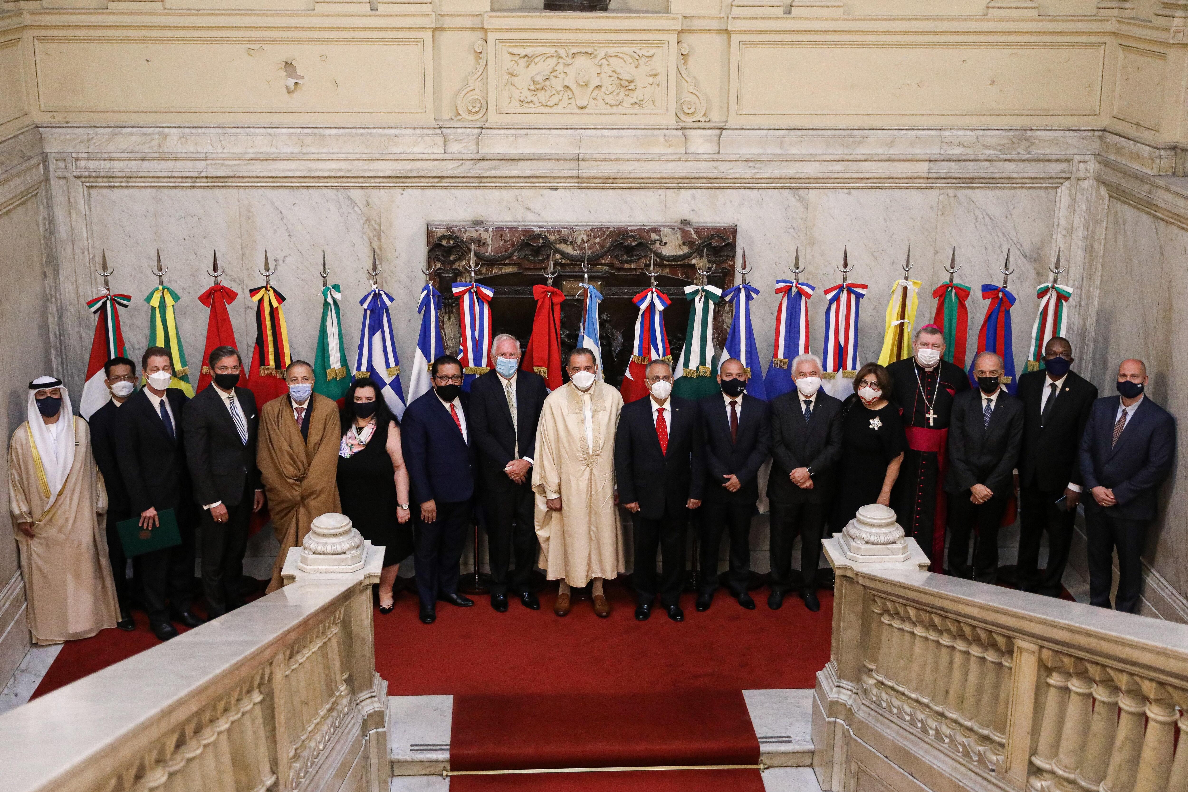 Los nuevos embajadores quedaron oficialmente acreditados como representantes diplomáticos.