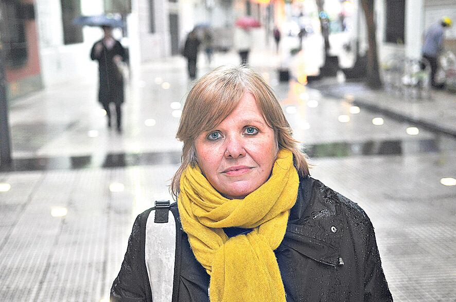 “No soy una persona divertida, pero el humor ayuda a sobrellevar un material demasiado duro”.