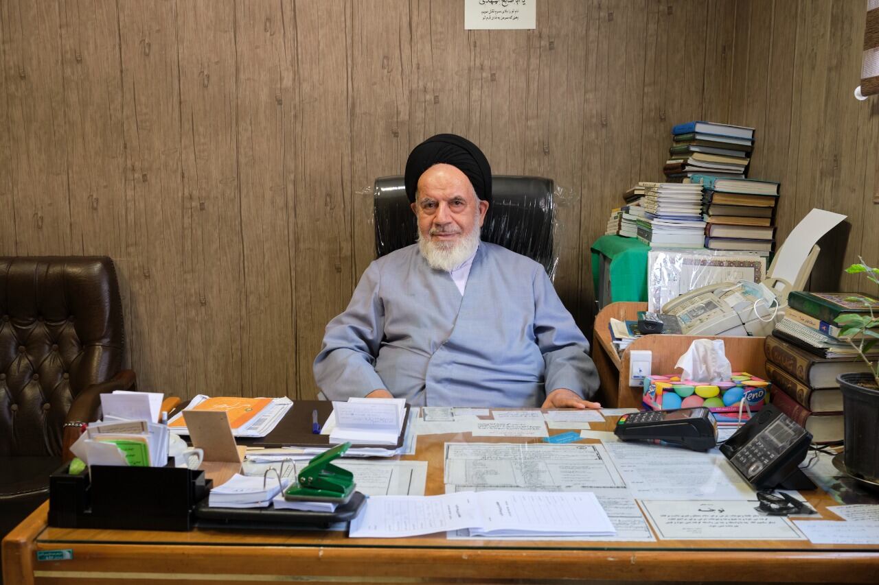 Yalal Mohebí, uno de los clérigos que habló sobre el ataque a Rushdie.