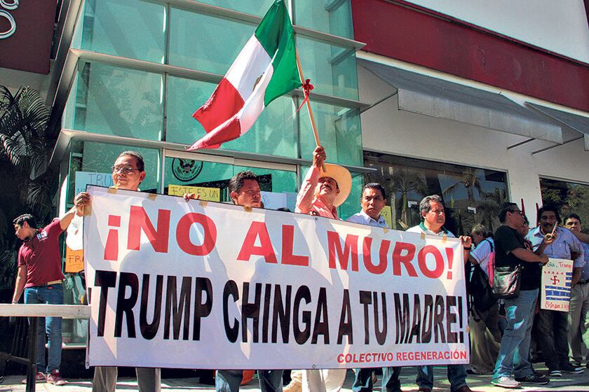 Protesta contra Trump en Acapulco, México, durante la asunción.