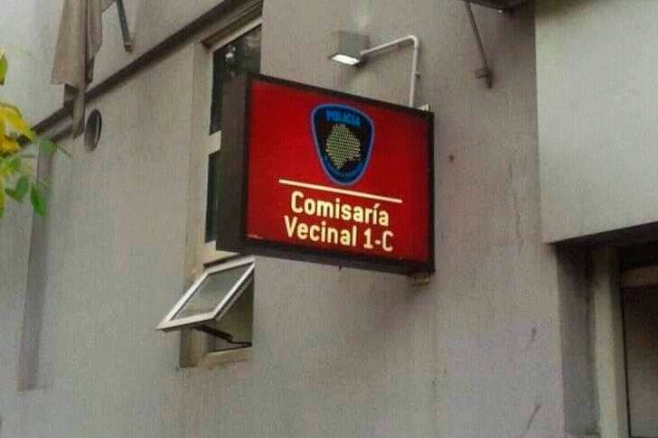 La mujer policía pertenecía a la Comisaría Vecinal 1 C, donde intentaron presentarla como víctima.